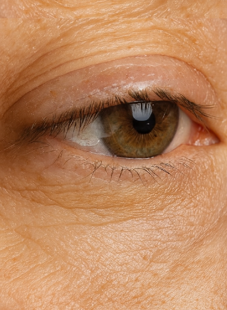 Foto Antes y después tratamiento Micropigmentación de ojos natural - Maquillaje permanente)