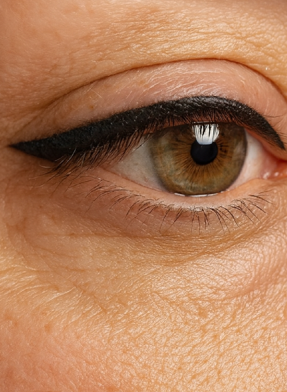 Foto Antes y después tratamiento Micropigmentación de ojos natural - Maquillaje permanente)